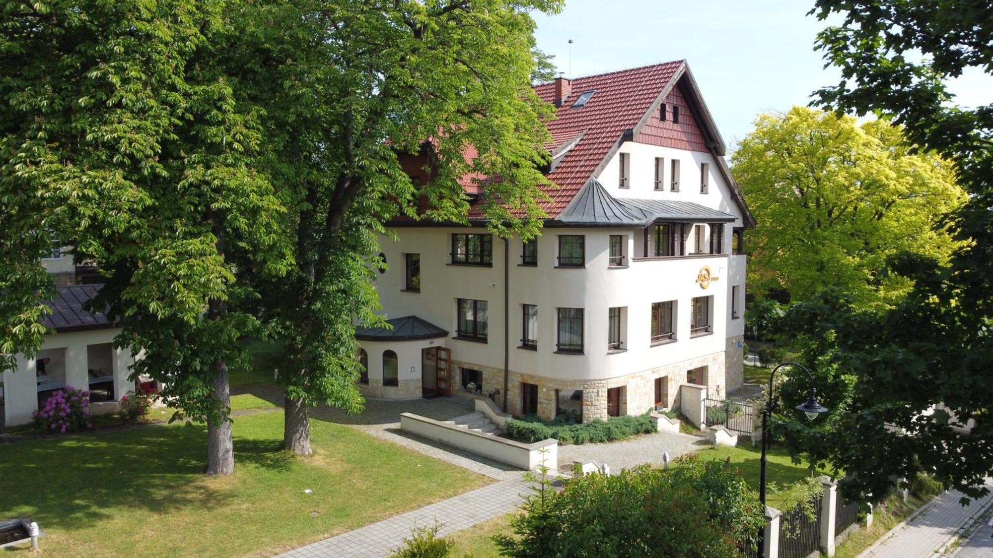 Jasny Dwor Hotel Polanica-Zdroj Exterior photo